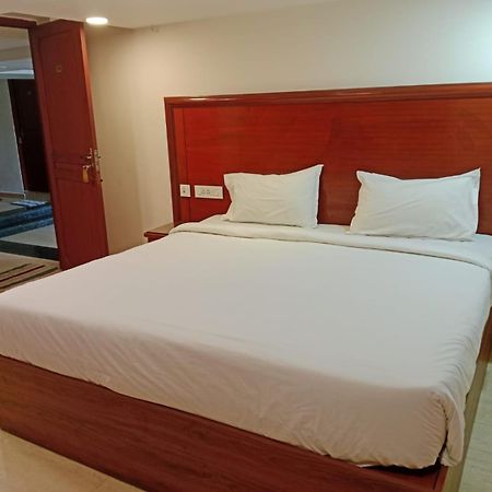Azhagappa Residency Apartman Puduccseri Kültér fotó