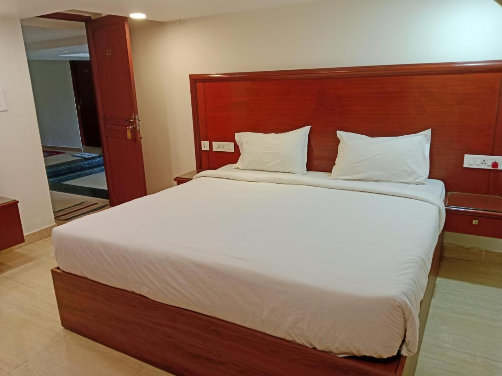 Azhagappa Residency Apartman Puduccseri Kültér fotó